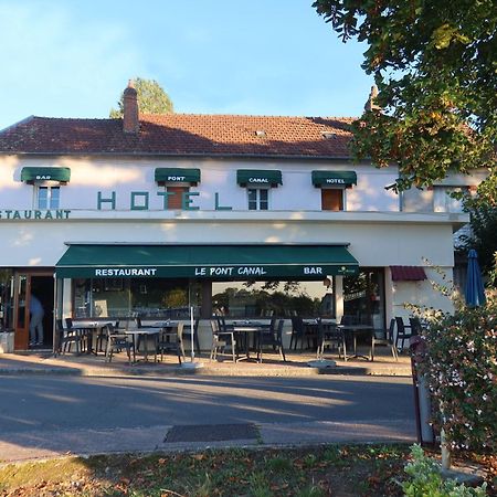 Auberge Du Pont Canal Hotel Briare Exterior photo